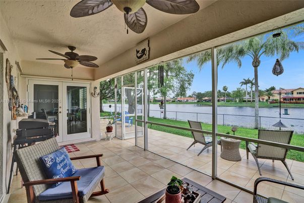 Interior, Sun Room, Water