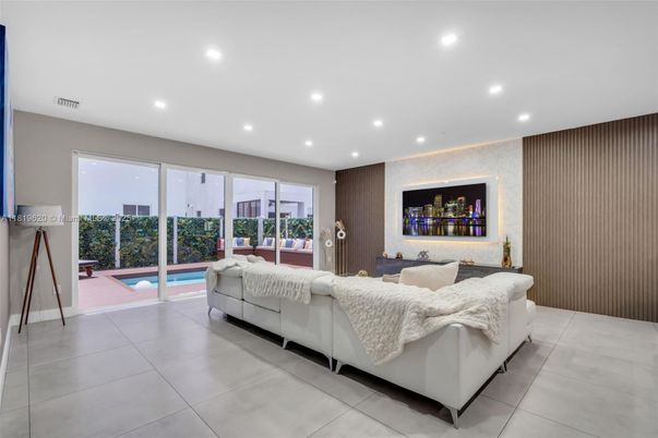 Interior, Living room, Recessed Lighting
