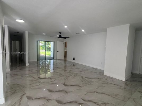 Empty room, Interior, Marble, Recessed Lighting