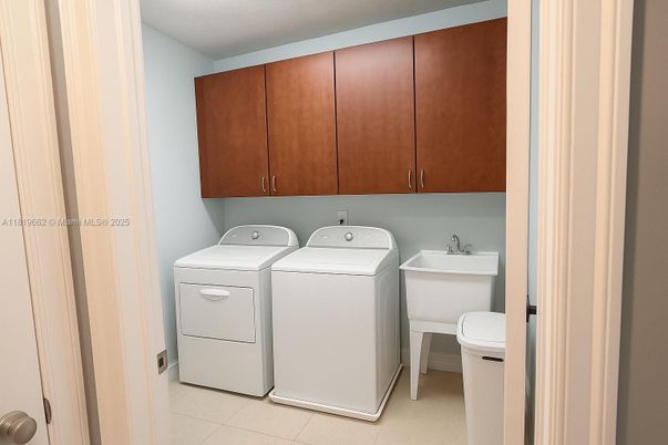 Interior, Washer