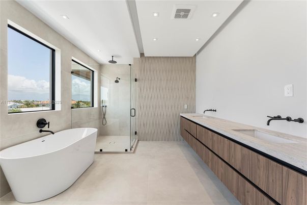 Bathroom, Dual Sink Vanities, Free Standing Baths, Glass Shower, Interior, Recessed Lighting