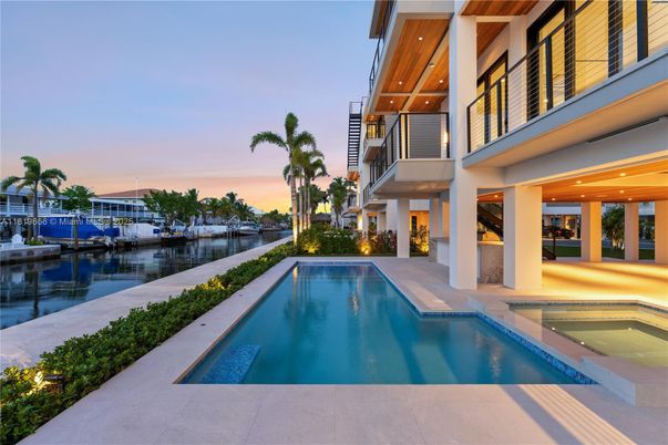 Exterior, Pool, Water