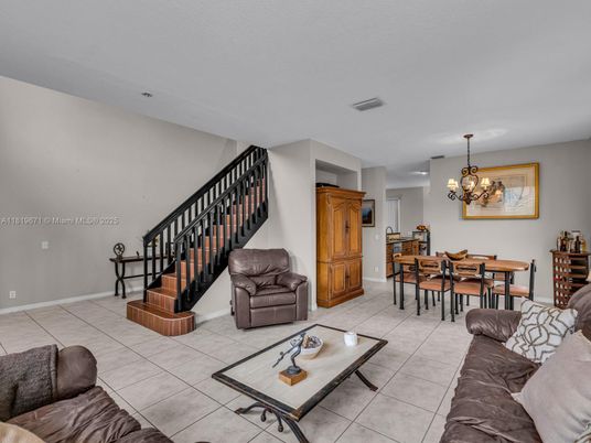 Chandelier, Dining room, Interior, Living room