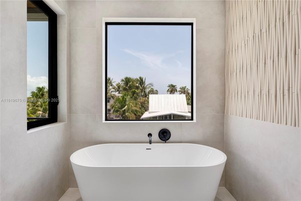 Bathroom, Free Standing Baths, Interior