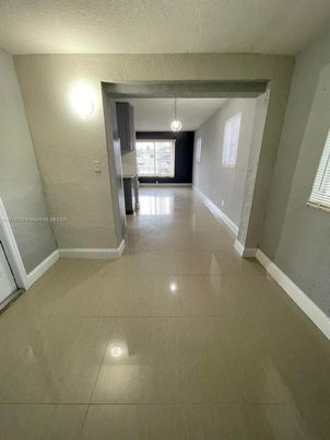 Empty room, Interior, Pendant Lights