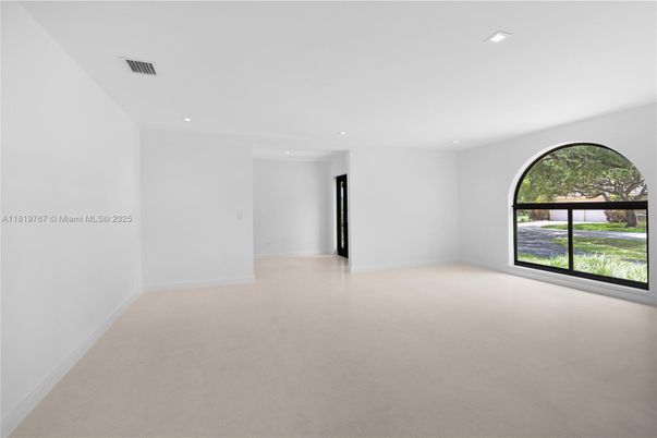 Empty room, Interior, Recessed Lighting