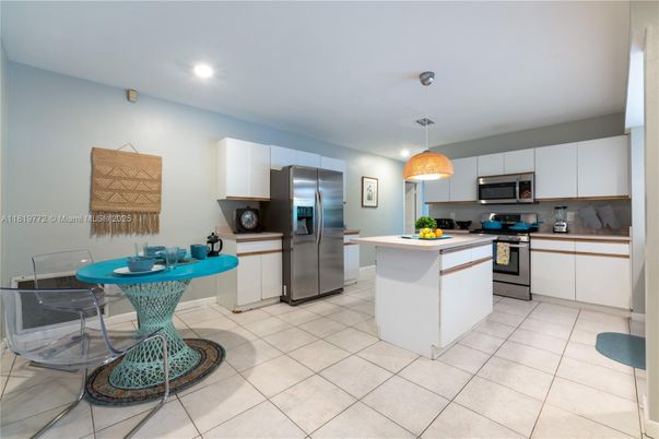 Dining room, Interior, Kitchen, Pendant Lights, Recessed Lighting