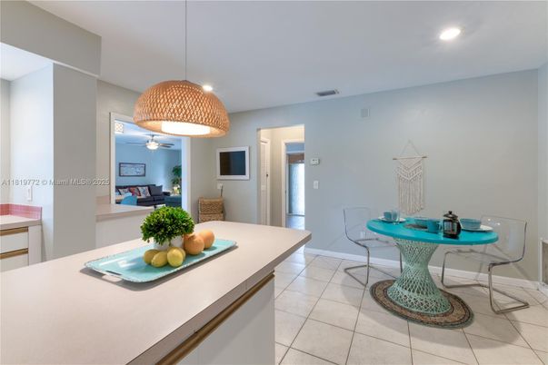 Dining room, Interior, Pendant Lights, Recessed Lighting