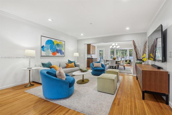 Chandelier, Dining room, Interior, Living room, Recessed Lighting, Wood Texture Flooring
