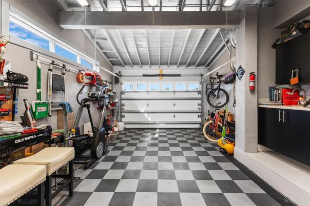 Garage, Interior