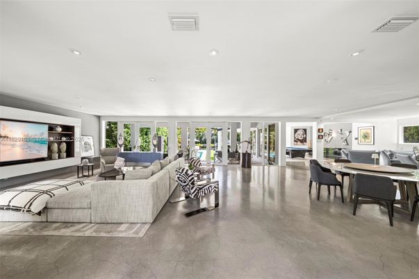 Dining room, Interior, Living room, Recessed Lighting