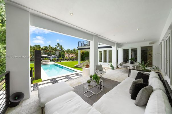 Interior, Living room, Pool, Recessed Lighting