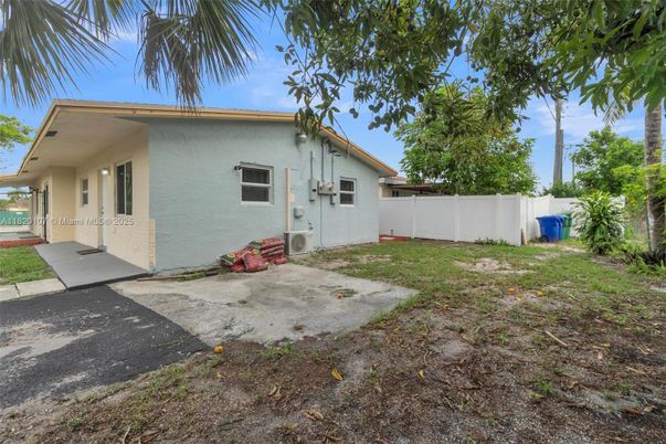 Backyard, Exterior