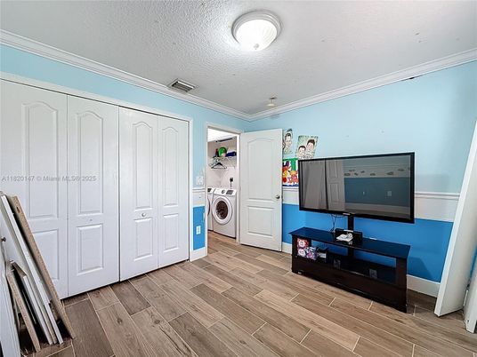 Interior, Utility Closets, Washer, Wood Texture Flooring