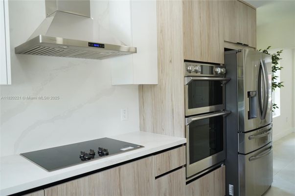 Interior, Kitchen, Stainless Steel Appliances