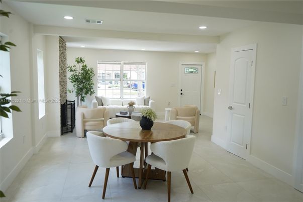 Dining room, Interior, Living room, Recessed Lighting