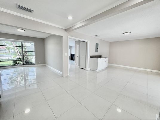 Empty room, Interior, Recessed Lighting