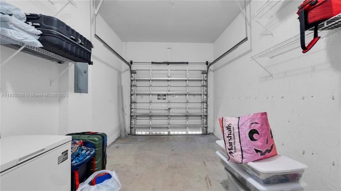 Garage, Interior