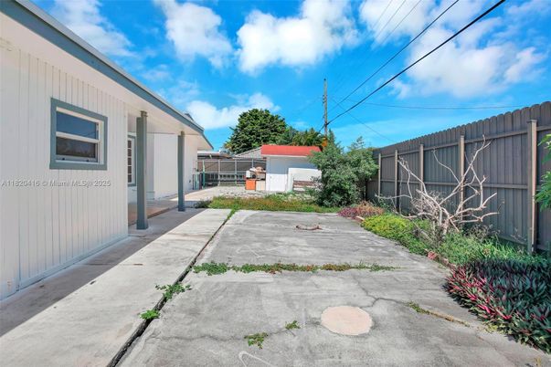 Backyard, Exterior