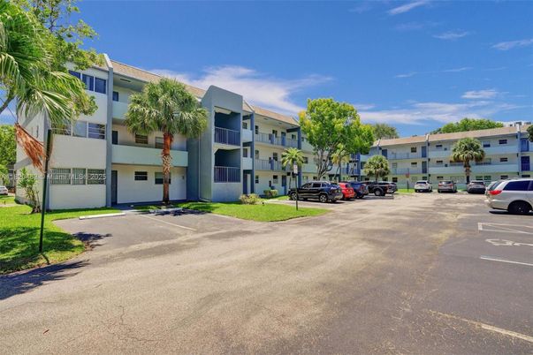 Exterior, Facade, Condo Building