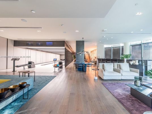 Interior, Kitchen, Living room, Pendant Lights, Recessed Lighting, Wood Texture Flooring