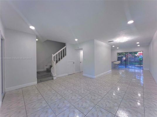 Empty room, Interior, Marble, Recessed Lighting