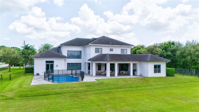 Backyard, Exterior, Pool