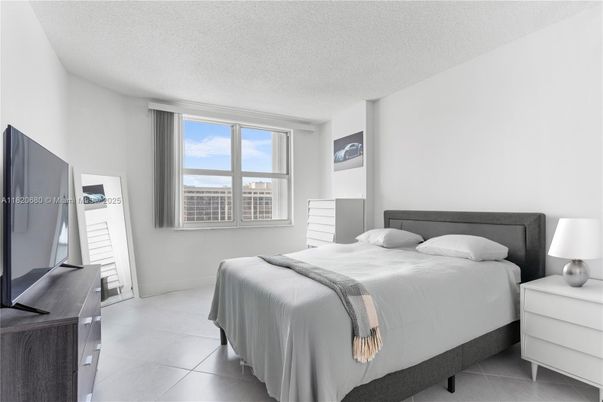 Bedroom, Interior, Water