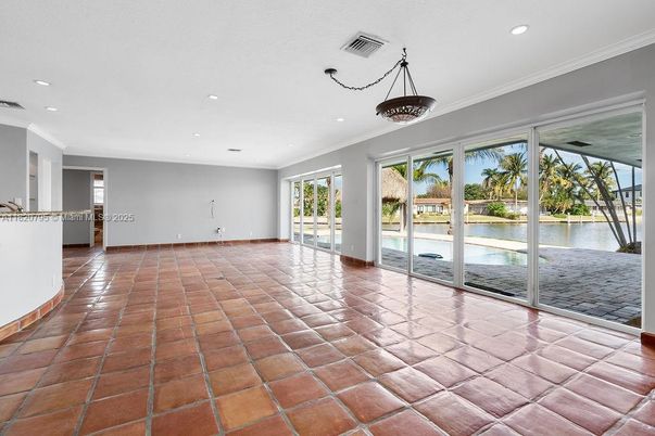 Empty room, Interior, Pendant Lights, Recessed Lighting, Water
