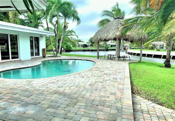 Exterior, Pool, Water