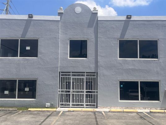 Exterior, Facade, None