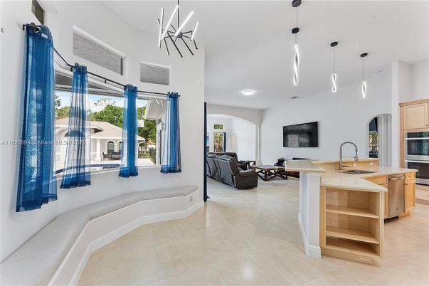 Interior, Kitchen, Living room, Pendant Lights, Recessed Lighting, Stainless Steel Appliances