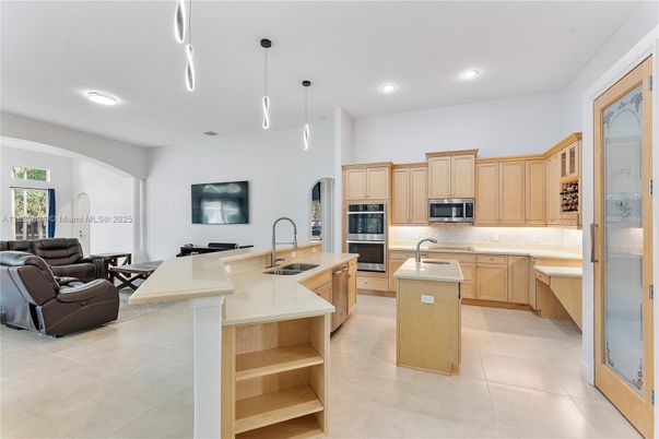 Interior, Kitchen, Pendant Lights, Recessed Lighting, Stainless Steel Appliances