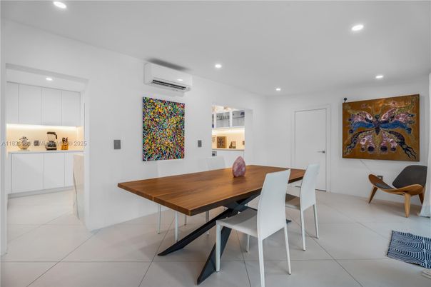 Dining room, Interior, Recessed Lighting