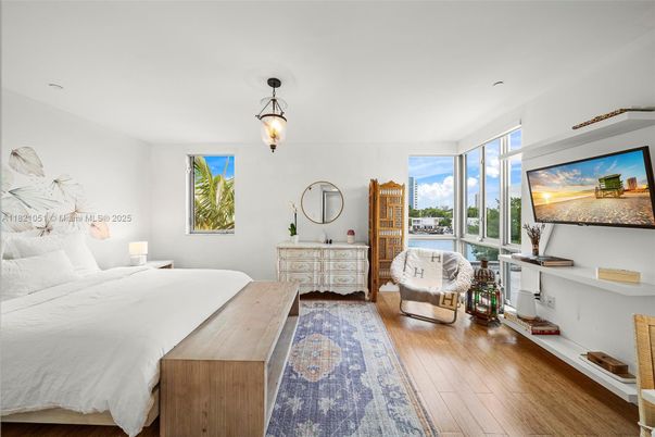 Bedroom, Interior, Pendant Lights, Water, Wood Texture Flooring