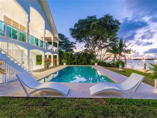 Exterior, Pool, Water
