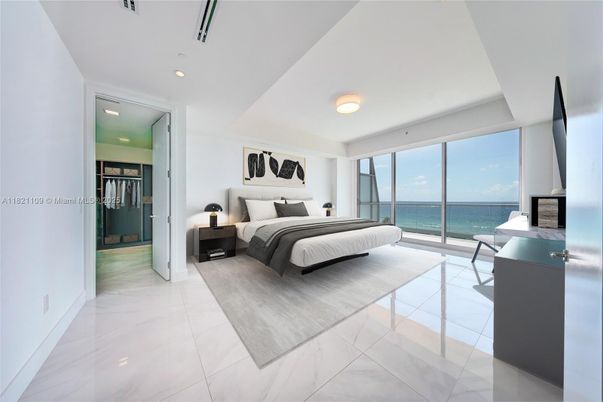 Bedroom, Interior, Marble, Recessed Lighting, Water