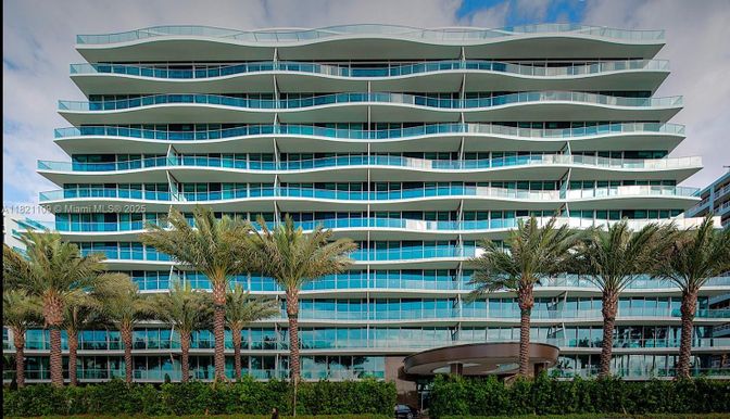 Exterior, Facade, Condo Building