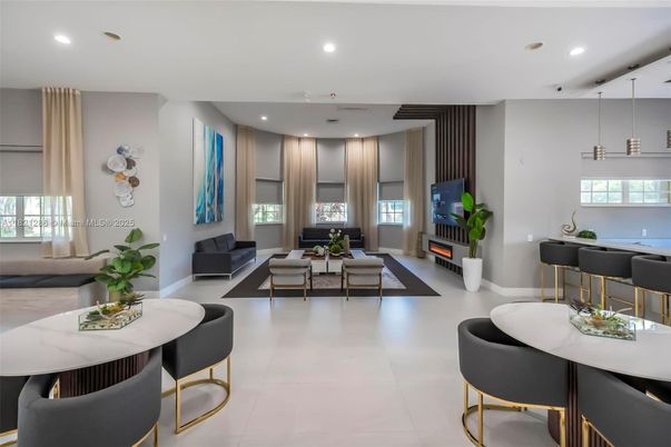 Dining room, Interior, Living room, Pendant Lights, Recessed Lighting