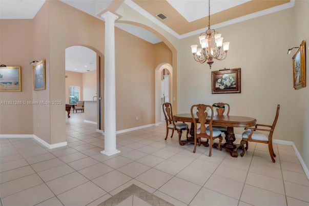 Chandelier, Dining room, Interior