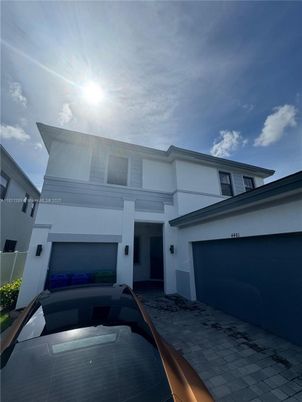 Attached, Exterior, Facade, Modern