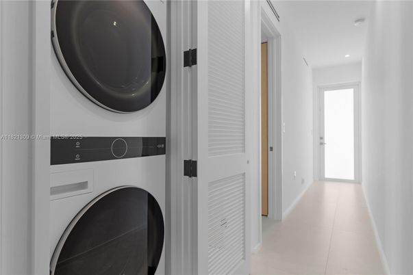 Interior, Recessed Lighting, Utility Closets, Washer