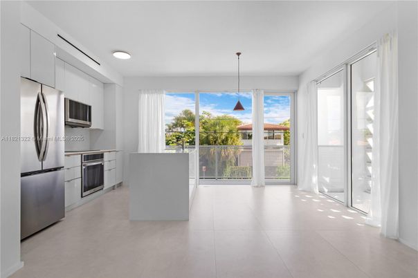 Interior, Kitchen, Pendant Lights, Stainless Steel Appliances
