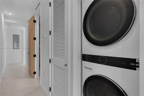 Interior, Recessed Lighting, Utility Closets, Washer