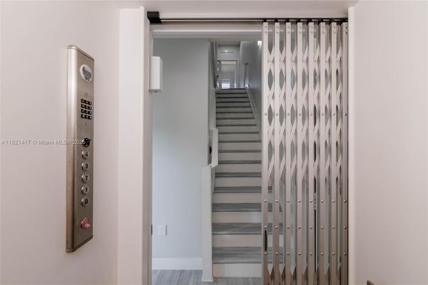 Elevator, Interior, Wood Texture Flooring