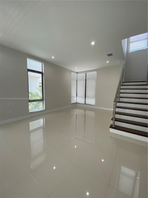 Empty room, Interior, Recessed Lighting