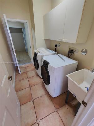 Interior, Washer