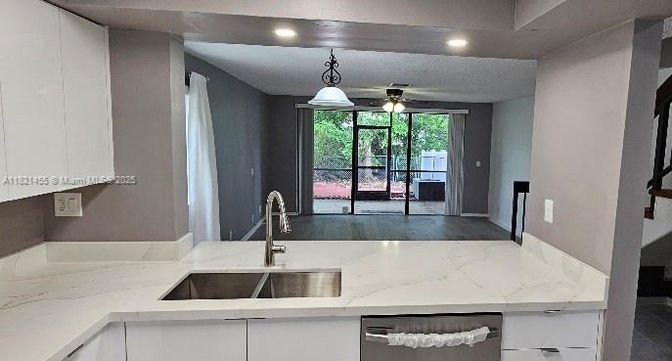 Interior, Kitchen, Pendant Lights, Recessed Lighting