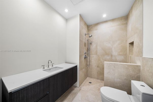 Bathroom, Interior, Recessed Lighting
