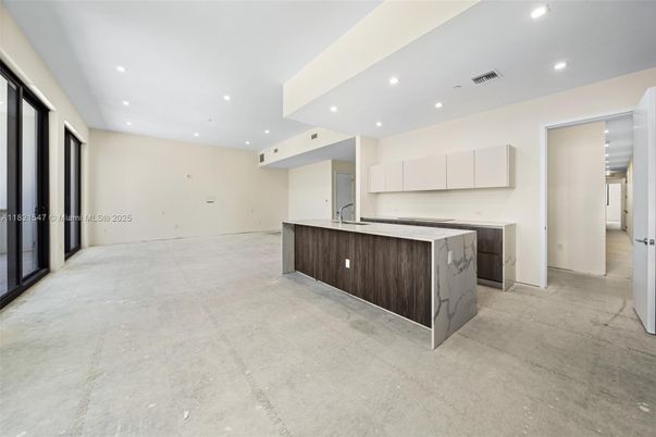 Empty room, Interior, Kitchen, Recessed Lighting